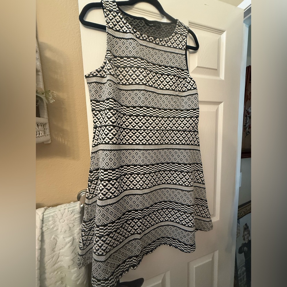 Apt. 9 Monochrome Geometric Mini Dress
